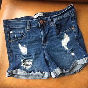 Refuge Distressed Cuffed Denim shorts sz 6